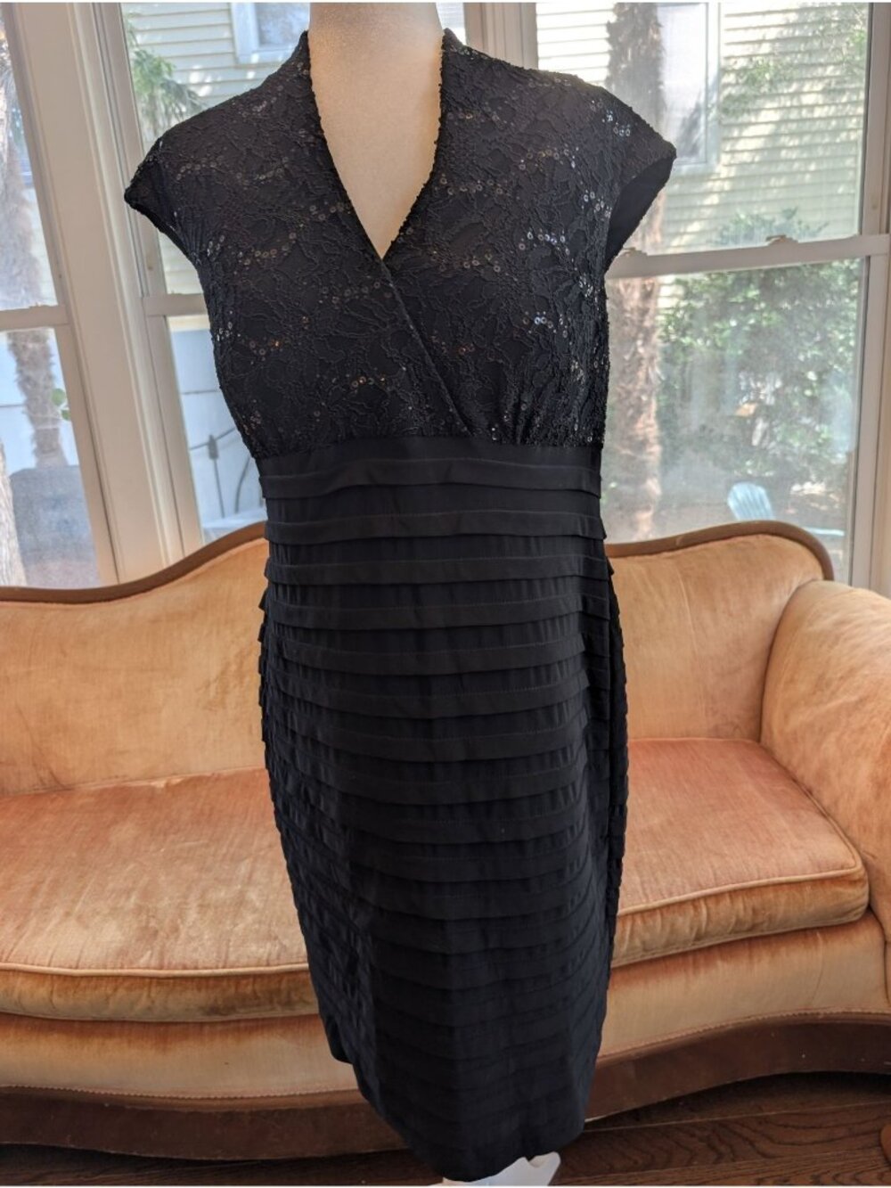 Vintage Black R&M Richards Lace Shutter Sheath Dress Size 14 (fits small) READ